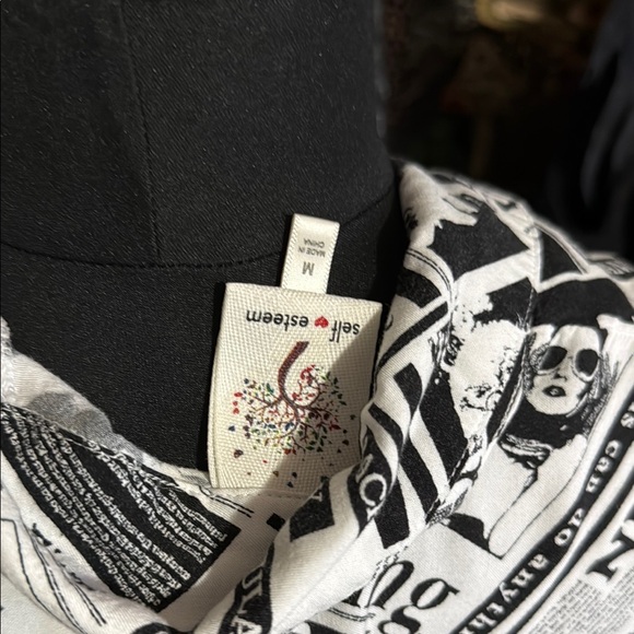 Self Esteem Goth Punk Fashion and Cats Newspaper Article Button Up Blouse M - Picture 7 of 7